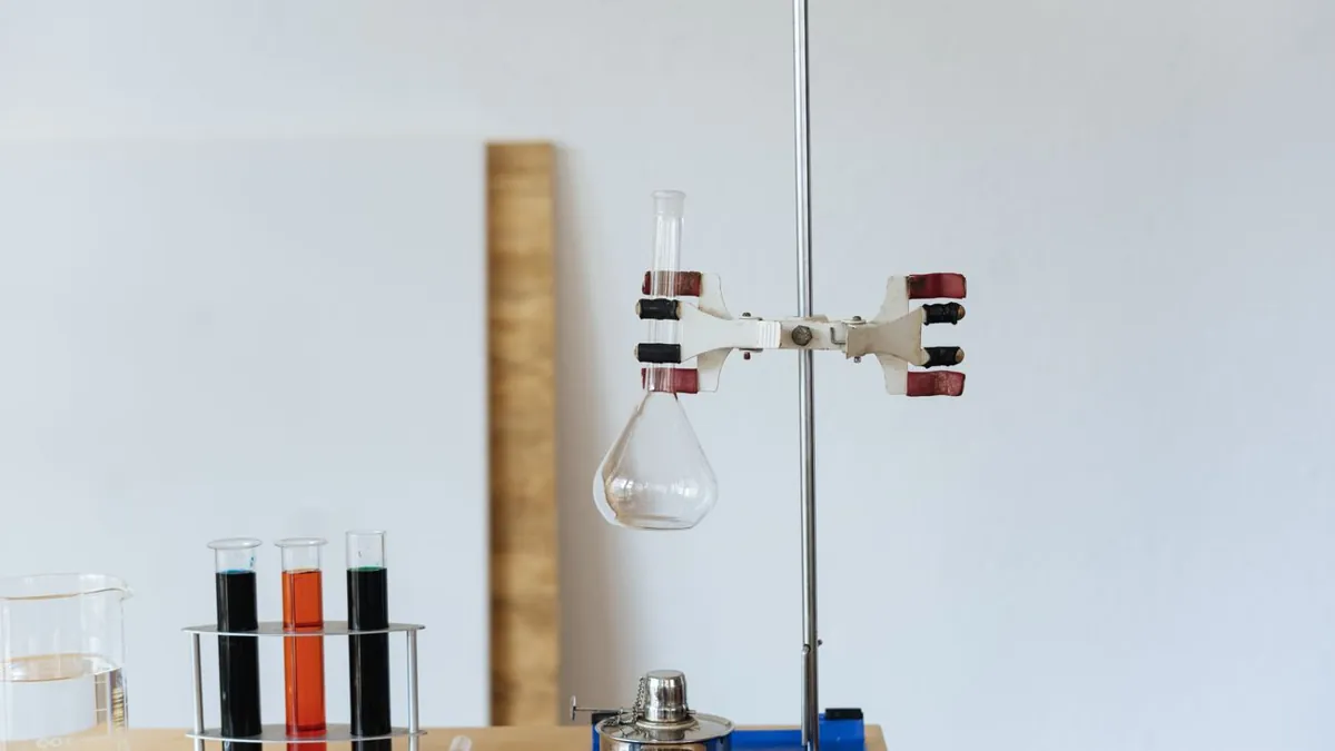 Chemijos korepetitoriai Vilniuje – VBE ir reakcijų lygtys